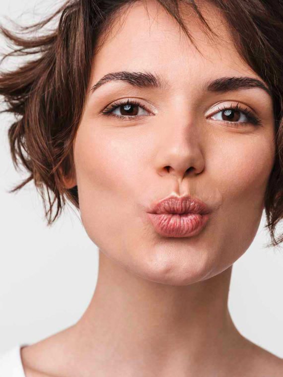 Lèvres harmonieuses et naturelles avec le Dr SMARRITO